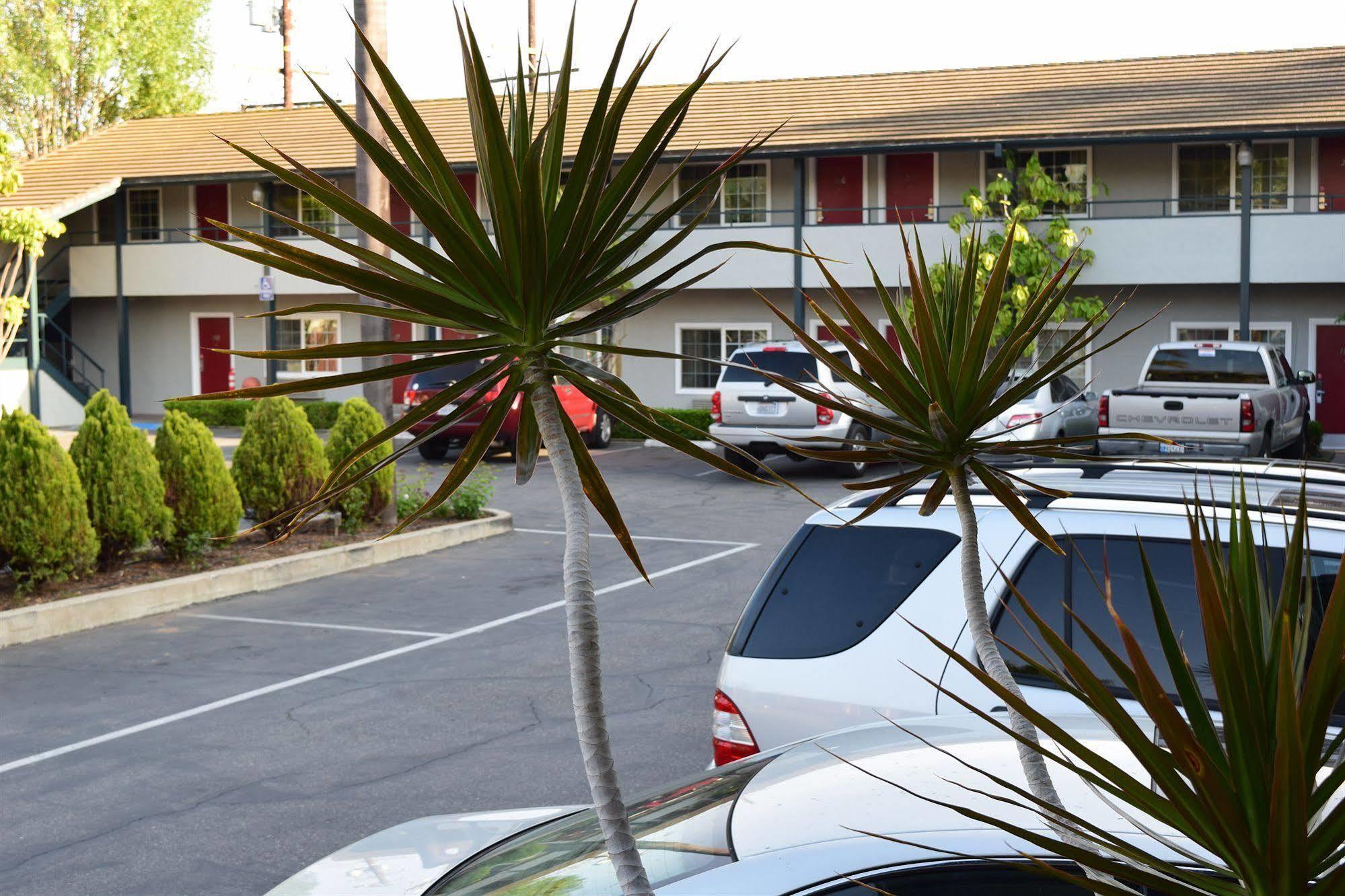 Rose Garden Inn Santa Barbara Extérieur photo