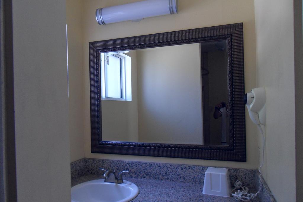 Rose Garden Inn Santa Barbara Extérieur photo